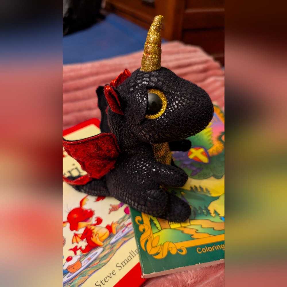 Dragon Adventure Bundle: Ty Beanie Boo Grindal + 2 Dragon Books - Picture 2 of 10